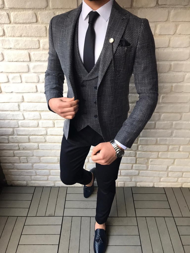 Lynden Dark Blue Slim Fit Suit - Bespoke Daily