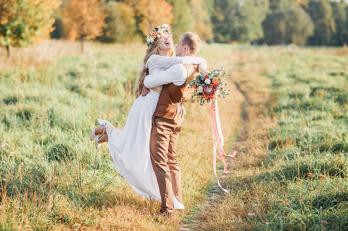 Biggest Fall Wedding Trends in 2020 by BespokeDailyShop Blog